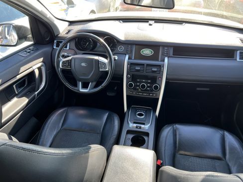 Used 2016 Land Rover Discovery Sport SE image 18