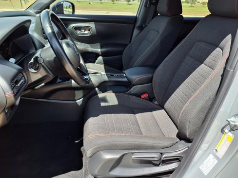 Used 2025 Honda HR-V Sport image 24