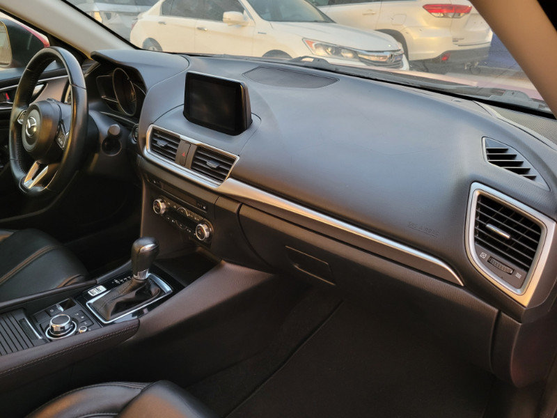 Used 2018 MAZDA MAZDA3 Touring FWD image 27