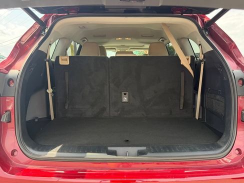 Used 2023 Toyota Highlander XLE FWD image 5