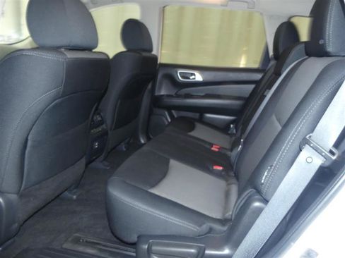 Used 2018 Nissan Pathfinder S AWD/4WD image 22