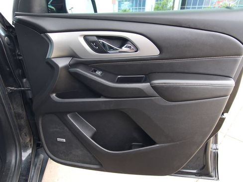 Used 2019 Chevrolet Traverse LT w/ LPO, Blackout Package AWD/4WD image 42