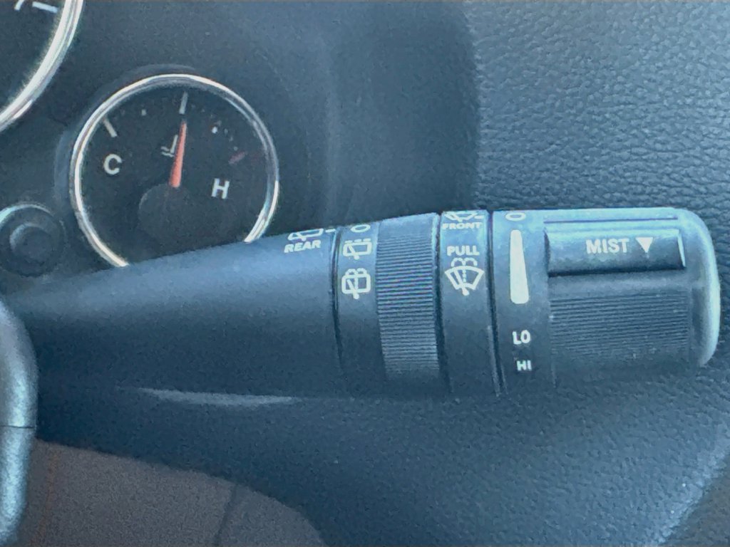Used 2014 Jeep Wrangler Unlimited Rubicon w/ Connectivity Group AWD/4WD image 13