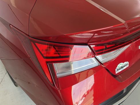 Used 2025 Hyundai Elantra Limited image 42