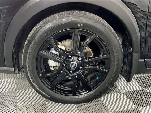 Used 2024 Nissan Kicks SR w/ SR Premium Package FWD image 10