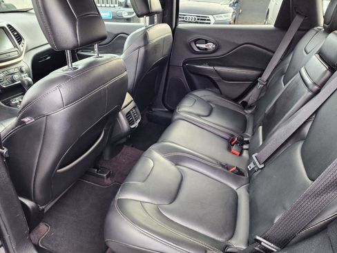 Used 2016 Jeep Cherokee Limited image 10