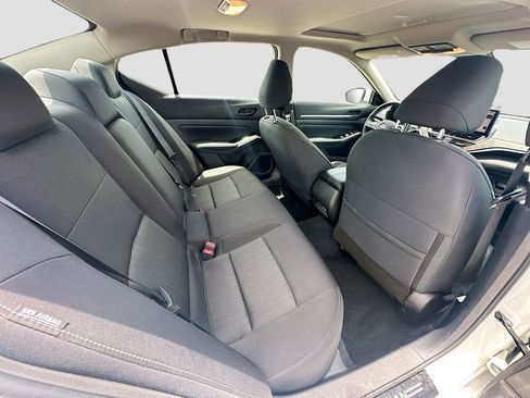 Used 2023 Nissan Altima 2.5 SV w/ SV Premium Package AWD/4WD image 28