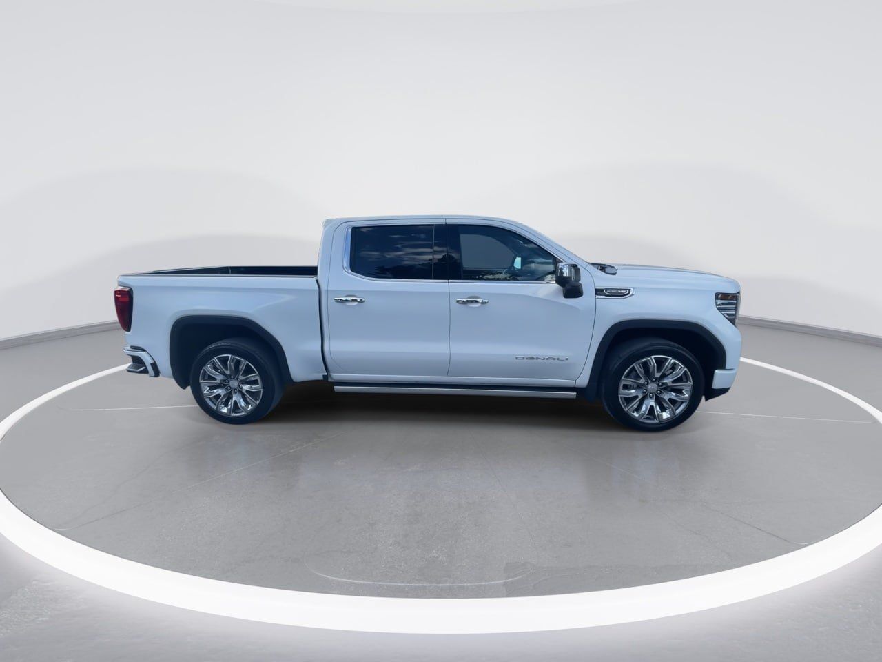 Used 2023 GMC Sierra 1500 Denali w/ Denali Reserve Package AWD/4WD image 22