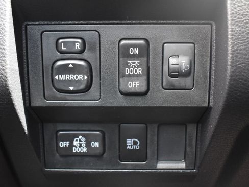 Certified 2021 Toyota Tundra SR5 w/ TRD Off-Road Package AWD/4WD image 15