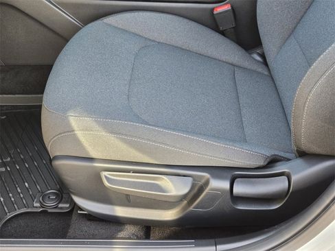 New 2025 Kia K4 LX image 17