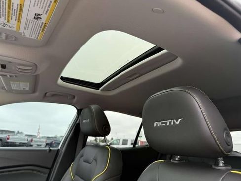 Used 2025 Chevrolet Trax ACTIV w/ Sunroof Package FWD image 11