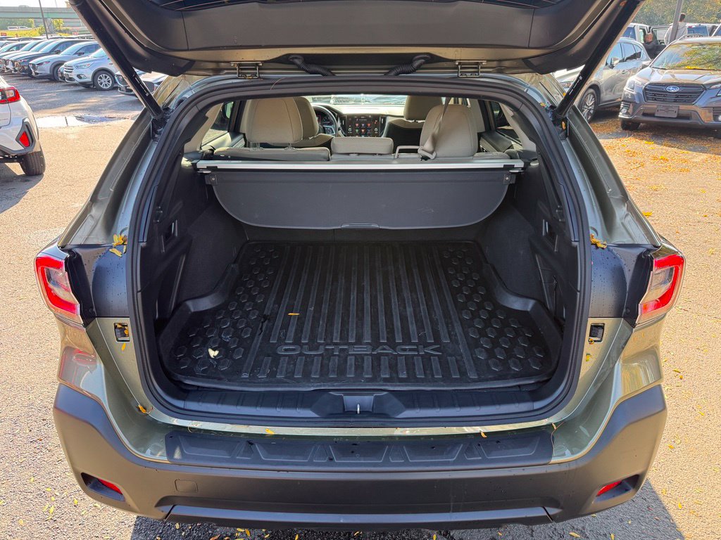 Used 2025 Subaru Outback Premium AWD/4WD image 26