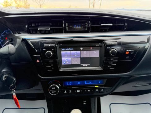 Used 2014 Toyota Corolla S FWD image 23
