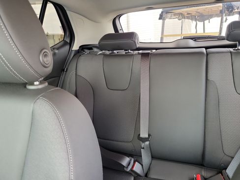 Used 2025 Buick Encore GX Preferred FWD image 17