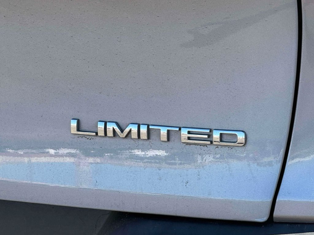 Used 2017 Jeep Cherokee Limited AWD/4WD image 6