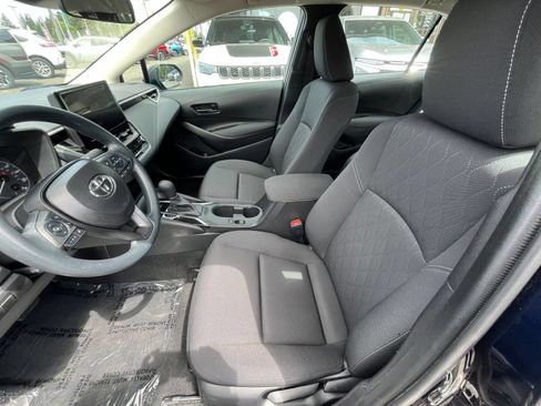 Used 2025 Toyota Corolla LE FWD image 27