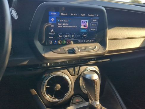 Used 2022 Chevrolet Camaro LT w/ Technology Package image 16