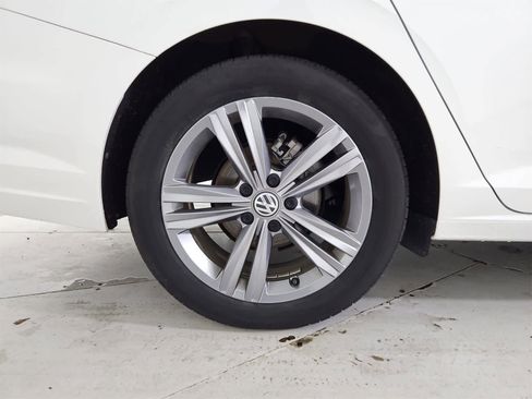 Certified 2020 Volkswagen Jetta R-Line image 13