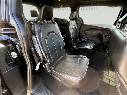 Used 2020 Chrysler Pacifica Limited w/ S Appearance Package image 25
