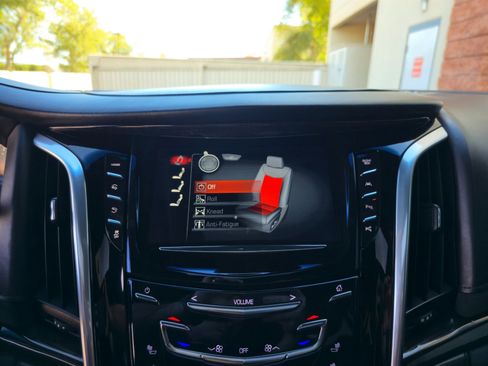 Used 2018 Cadillac Escalade ESV Platinum image 24