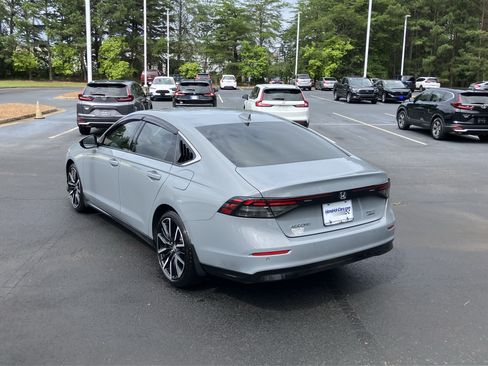 Used 2025 Honda Accord Touring image 8