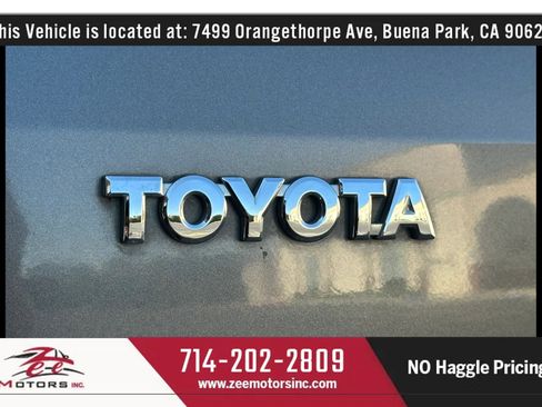 Used 2005 Toyota Matrix XR FWD image 51