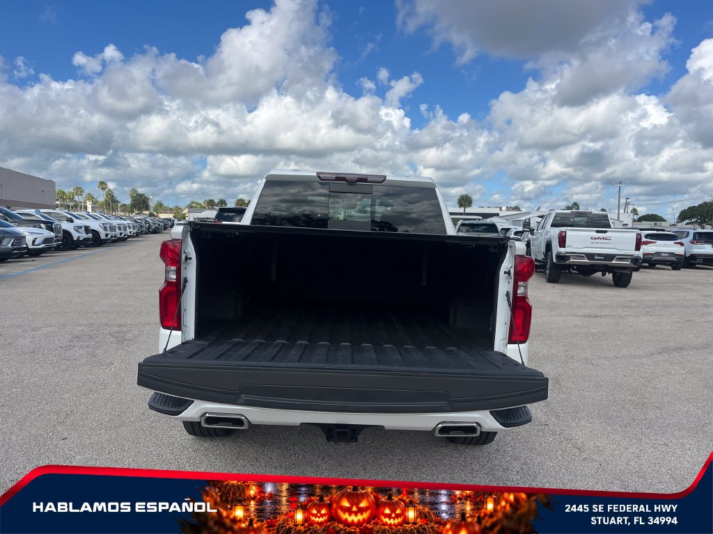 Used 2023 Chevrolet Silverado 1500 High Country w/ Technology Package AWD/4WD image 16