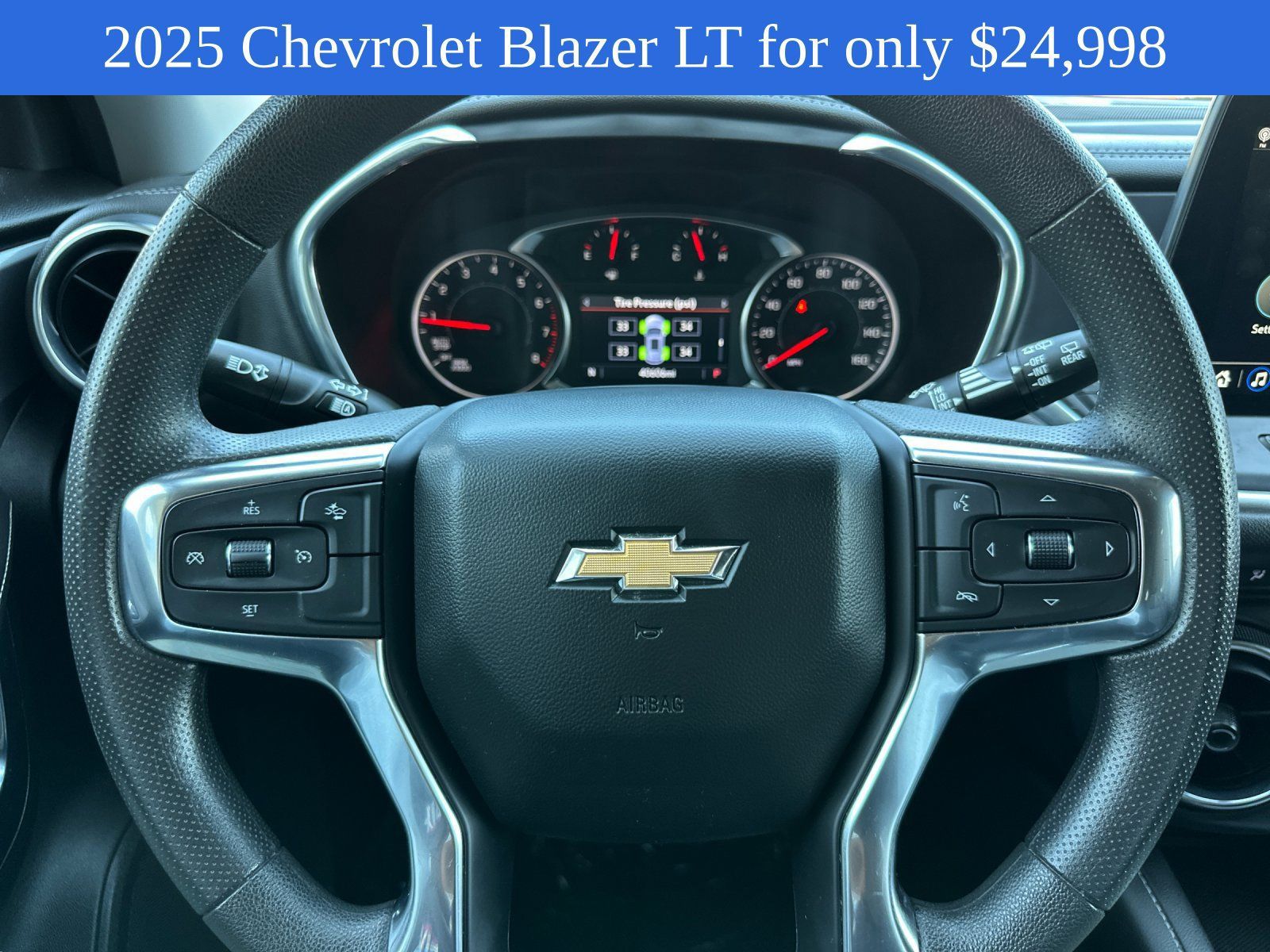 Used 2025 Chevrolet Blazer LT FWD image 24