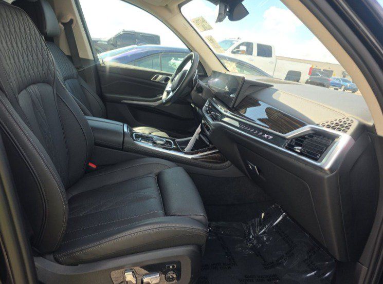 Used 2024 BMW X7 xDrive40i AWD/4WD image 10
