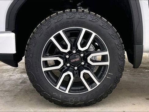 New 2026 GMC Sierra 1500 AT4 w/ AT4 Premium Package AWD/4WD image 14
