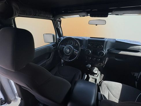 Used 2018 Jeep Wrangler Unlimited Sport AWD/4WD image 18