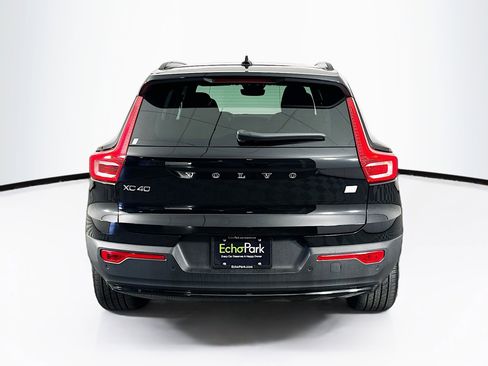 Used 2023 Volvo XC40 Recharge Plus image 7