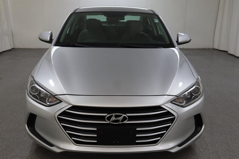 Used 2017 Hyundai Elantra SE FWD image 2