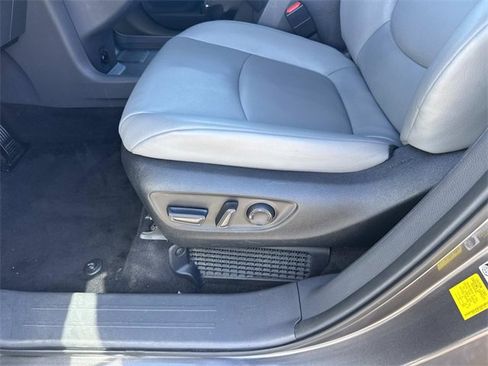 Used 2024 Toyota Sienna XLE image 18