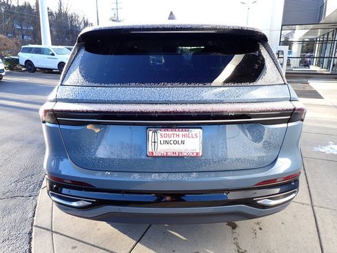 Certified 2025 Lincoln Nautilus Reserve image 4