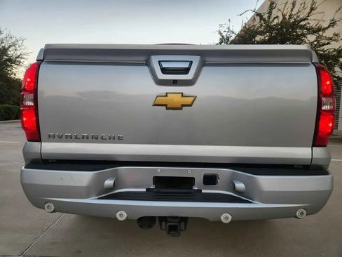 Used 2013 Chevrolet Avalanche LT w/ Texas Edition image 7