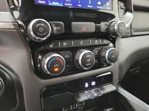 Used 2024 RAM 1500 Laramie image 29