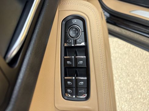 Used 2016 Porsche Macan S image 11