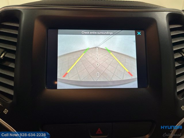 Used 2019 Jeep Cherokee Latitude w/ Popular Appearance Group FWD image 39