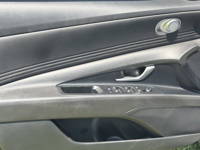Used 2024 Hyundai Elantra SEL w/ Convenience Package FWD image 19