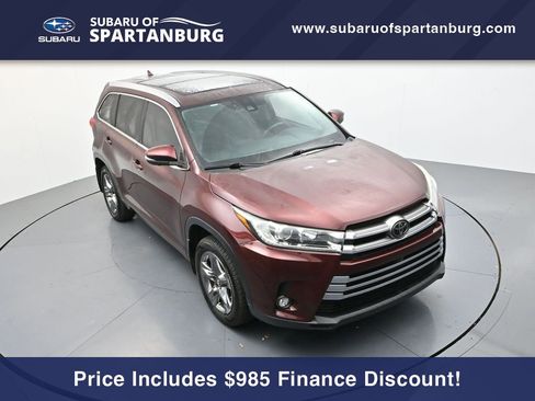 Used 2018 Toyota Highlander Limited Platinum image 18