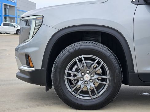 Used 2025 GMC Acadia Elevation image 13