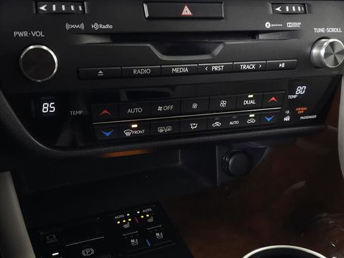 Used 2018 Lexus RX 450h AWD image 31