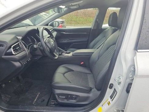 Used 2023 Toyota Camry SE FWD image 12