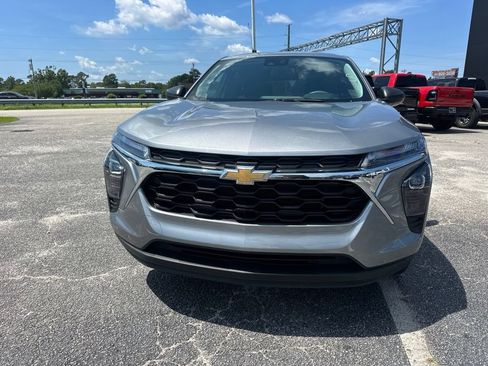 Used 2024 Chevrolet Trax LS w/ Driver Confidence Package FWD image 8