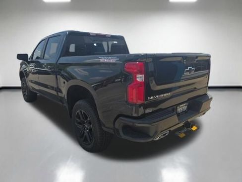 Used 2025 Chevrolet Silverado 1500 LT Trail Boss w/ Convenience Package II AWD/4WD image 4
