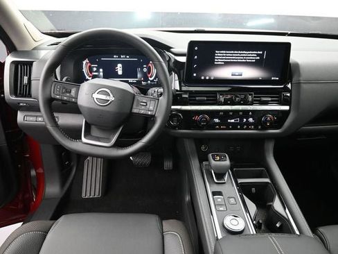 New 2026 Nissan Pathfinder SL image 11