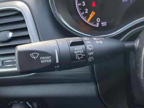 Used 2020 Jeep Grand Cherokee Laredo image 22