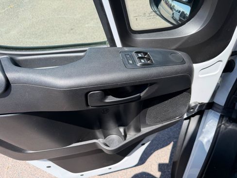 Used 2025 RAM ProMaster 2500 w/ U-Haul Equipment Group FWD image 13
