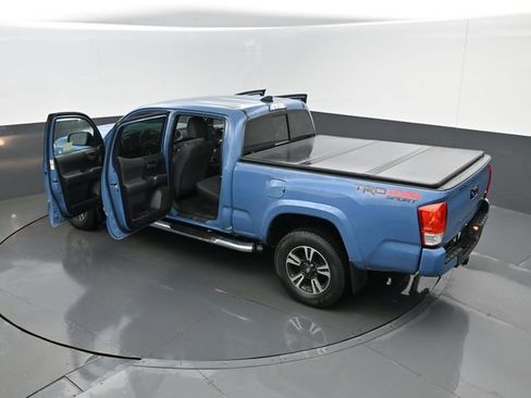 Used 2019 Toyota Tacoma TRD Sport image 24